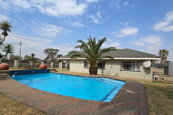 Charming 3-bedroom house with the added bonus of a comfortable granny flat/office. Enjoy a huge garden and refreshing swimming pool. ...