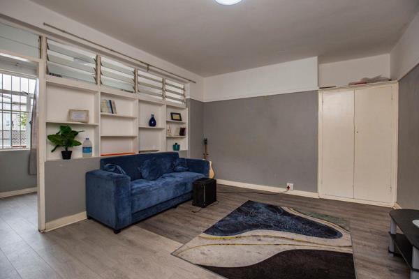 77m2 large ground floor apartment in a lovely small block in Glenwood.
The apartment ...