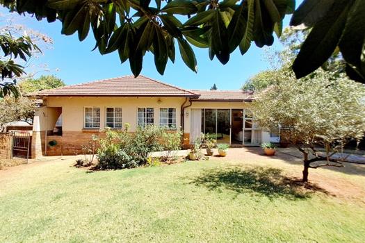 4 Bedroom House for sale in Hazelpark