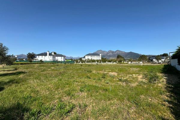 Nestled within the prestigious Val de Vie Estate lies a rare opportunity – a vacant stand offering 1577m2 of expansive space, awaiting ...