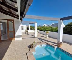 House for sale in Grotto Bay