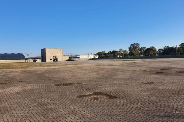 WAREHOUSE AND LAND TO LET IN GREENBUSHES INDUSTRIAL PARK
A spacious 44,000m&#178; paved ...