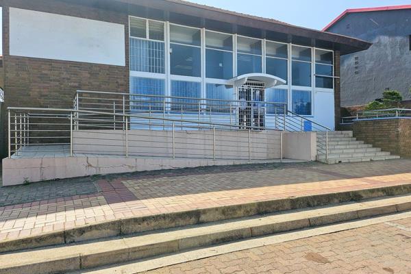 200 sqm office space to let in Umkomaas. 

Spacious offices and ablutions. 

Rental excludes VAT. 

Call to arrange a viewing.

*Errors ...