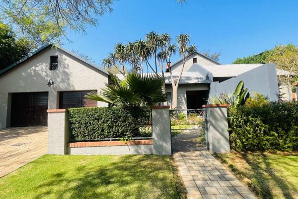 A Sunkissed one of a kind home just waiting for you. 

A home with Established Garden, bespoke kitchen with a sunny coffee nook ...