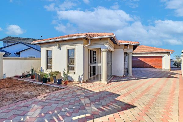 This captivating 3 Bedroom 2 Bathrooms single storey house beckons you to call it ...