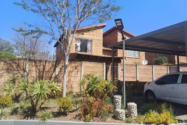 A clinkerbrick duplex situated in a quiet area of Bellairspark, close to all shops and ...