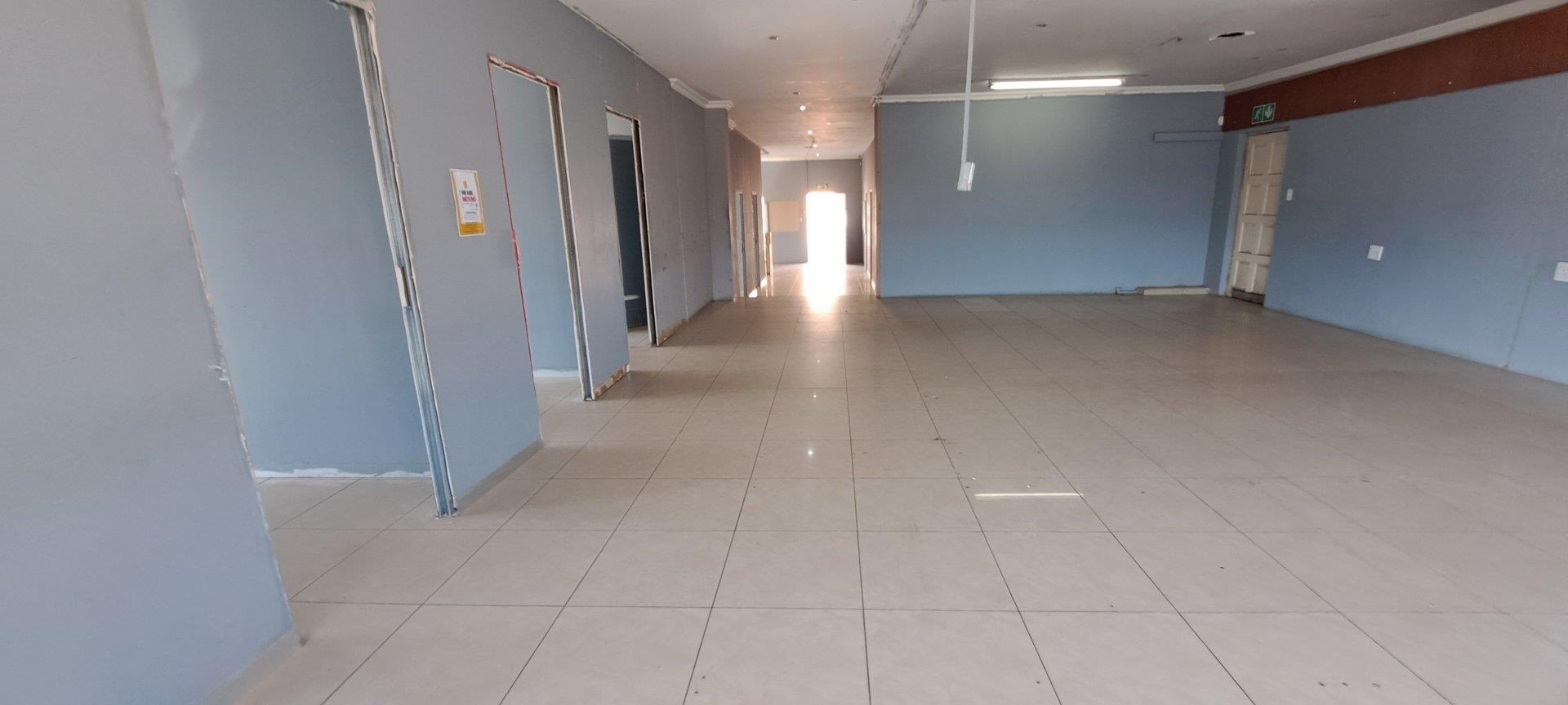 Commercial property to rent in Sydenham P24114909332