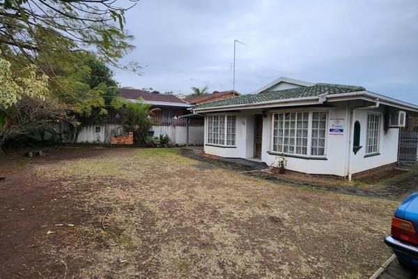 Three bedroom house to let in a safe and secure area of Malvern. This property features three spacious bedrooms all with built in ...