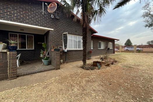 3 Bedroom House for sale in Vanderbijlpark SE 2