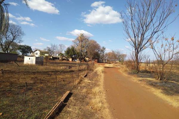 Welcome to this exceptional farm property nestled in the serene area of Haakdoornboom, Pretoria North. This expansive estate offers a ...