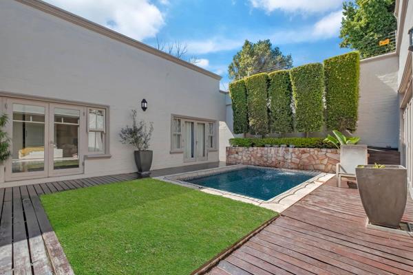 A secure stylish home located in the sought after Parkhurst.
The home is well designed with modern finishes creating sophisticated open ...