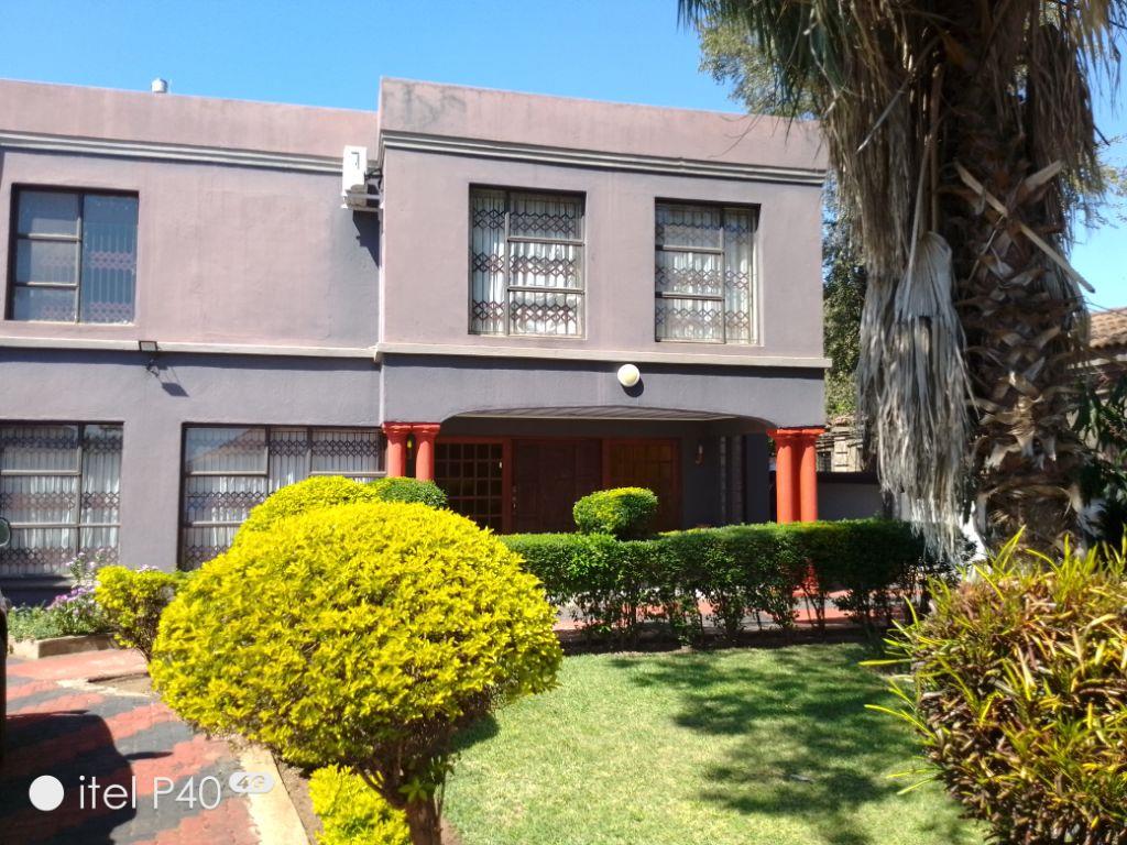 9 Bedroom House for sale in Giyani B - P24-114910508