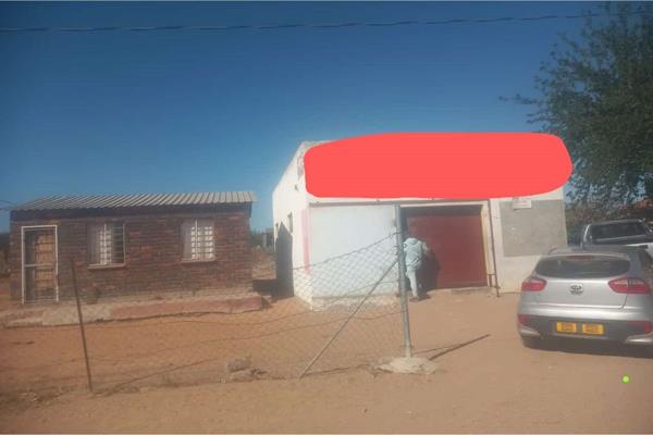 Business community here is the perfect place for business a shop which is not far from the tar road, there is an RDP house in the yard ...