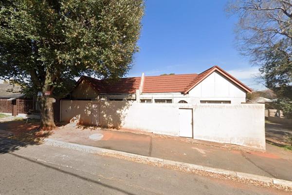 This is your chance to own a gem in the vibrant neighbourhood of Jeppestown! A spacious ...