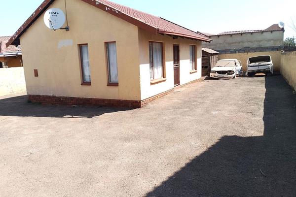 House For Sale In Boksburg, Vosloorus Ext 2.

This lovely and warm home for a family is ready for you to move in.

* Two spacious ...