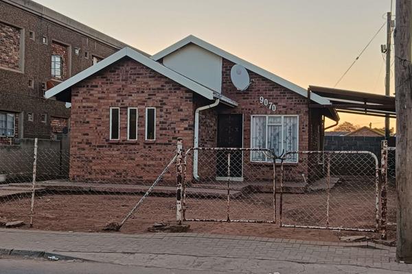 Exclusive , Suitable for any young couple looking to stay in a happy pet friendly in a  vibrant area of Ikageng  , This is perfect for ...