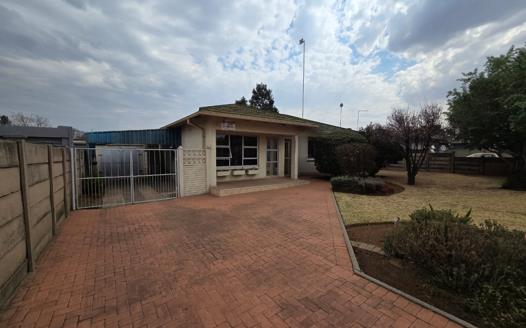 3 Bedroom House for sale in Vanderbijlpark CW 5