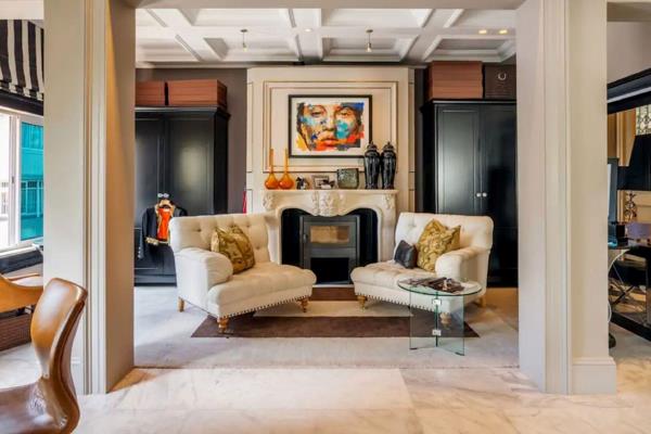 Uberluxe Apartment in sought-after Bantry Bay is a rare offering combining high design &amp; classic luxury. It is the result of a ...