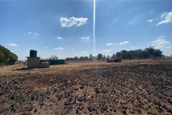 Over &quot;2 Hectares&quot; of Vacant land in Vanderbijlpark
This open land is situated within one kilometre from the tar road with ...