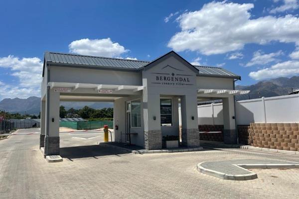 Exclusive Mandate
This first-floor apartment in the sought-after Bergendal Villas offers an exceptional living experience in Paarl. With only four units per block, this property ensures privacy and convenience. The apartment ...