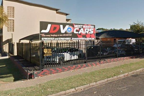 Alberton North This Business Premises is located on a corner stand amongst many ...