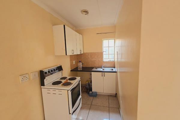 2 bedrooms 1 bathrooms 
Flat available immediately 
Water included 
Electricity prepaid