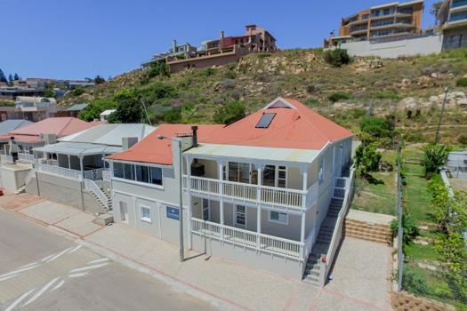 6 Bedroom House for sale in Mossel Bay Central