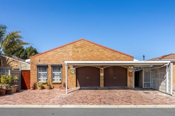 On Show Sunday 27&#160;October. Sole Mandate! Situated in the popular neighbourhood of Loevenstein, this low-maintenance face-brick ...