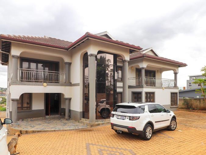 4 Bedroom House for Sale in Sheffield Beach