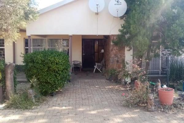 This Small holding Farm in Stilfontein has room for expansion and improvements and over all a good investment.
Consists of:- 
*6 Ha ...