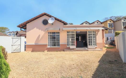 3 Bedroom House for sale in West Acres Ext 16