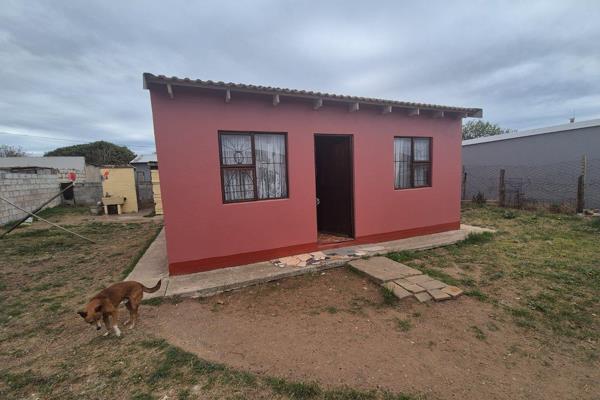 House for sal in Soweto on Sea, 2 bedrooms, living room, kitchen, outside toilet, very close to public transport, call us for viewing ...