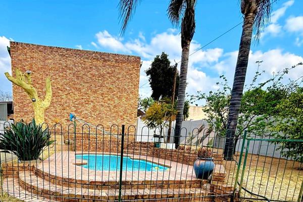 Charming 1-Bedroom Garden Cottage with Pool Access in The Reeds!

This delightful garden cottage offers 1 bedroom, 1 bathroom with a ...