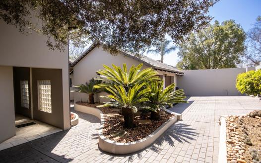 3 Bedroom House for sale in Garsfontein