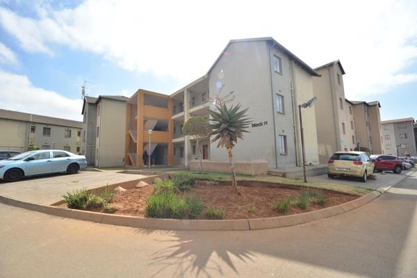 Three bedroom unit on a private corner,3rd floor open plan kitchen,dining and lounge ...