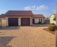 House for sale in Meiringspark Ext 4