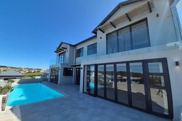 Save on transfer duties.
This stunning home offers the ultimate in secure estate living along South Africa’s breathtaking Garden Route. ...