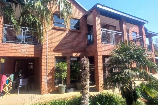 Welcome to your new home in the sought-after President Park complex, perfectly situated near NWU in Potchefstroom. This modern, stylish ...