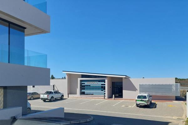 Brand new rental space, 86.89m2

High visibility, Prime location, Close to N2/Garden Route Mall for access, great security, Springbok ...