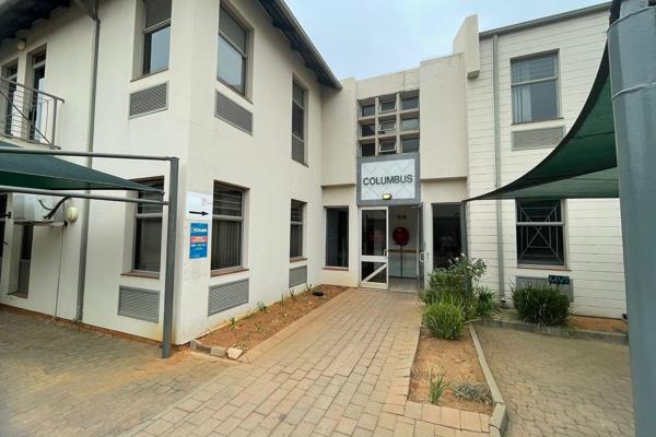 This 159m2 office space, located in the quiet and well-maintained Central Park Office ...