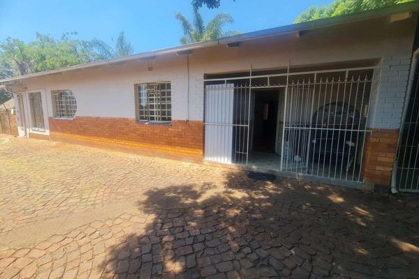 INVESTMENT OPPORTUNITY DELUXE

Welcome to the best priced business opportunity in the North of Pretoria

This property has so much ...