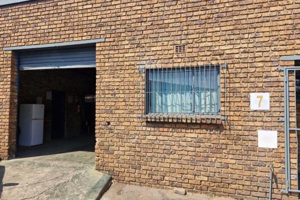 Neat and well located workshop available in a secure complex in Klipfontein

The workshop is situated close to the highway.

The ...