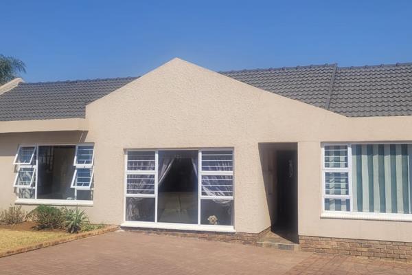 3 Bedrooms: 2 Bedrooms with build in cupboards, tiled flooring, blinds and ceiling fans the other bedroom with build in cupboards ...