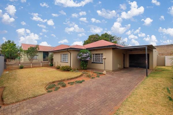 Perfect Family Home With A Swimming Pool

This house is a perfect starter home for a young couple!

The open plan lounge/kitchen offers ...