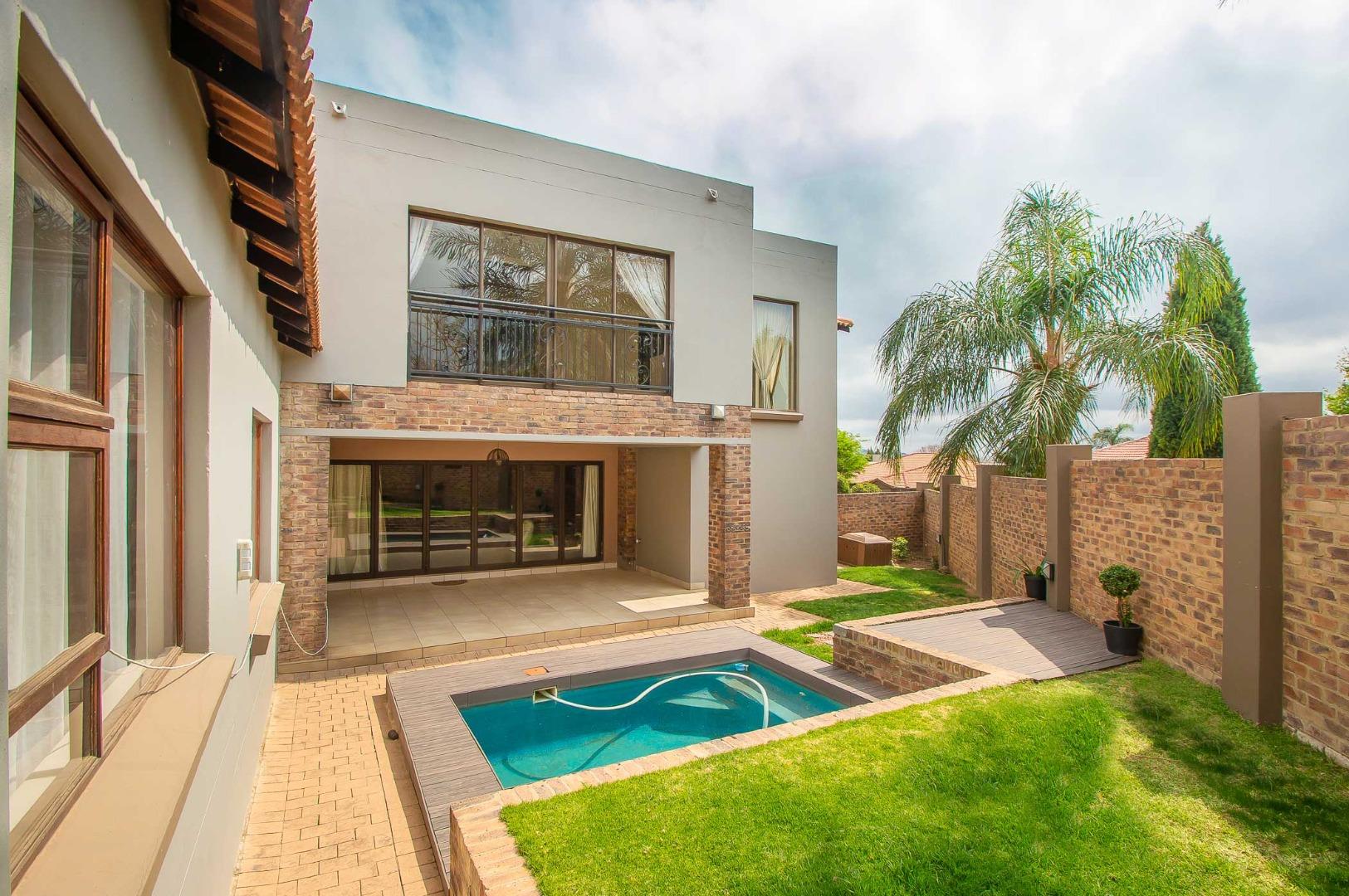 Property and houses for sale in Roodepoort : Roodepoort Property ...