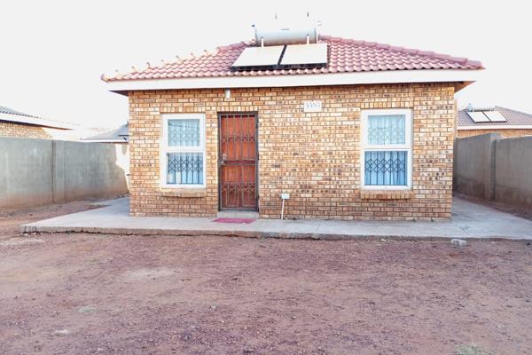 2 Bedroom Rental in Lehae 
This is a lovely charming house in the heart of  Lehae. Close to Trade Route Mall and public transport  ...