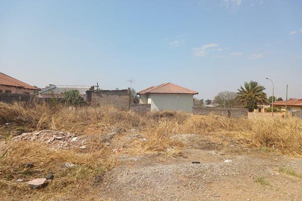 401 m2 Residential Corner Vacant Stand for Sale in Kocksoord, Randfontein
Nestled in ...