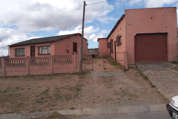 Sizwe Mlungwana Properties is excited to bring this house to the market. The main house consist of two bedrooms, sitting room, kitchen ...