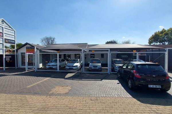 25 square meter office to let |  estcourt avenue | wierda park |  centurion

solar back ...