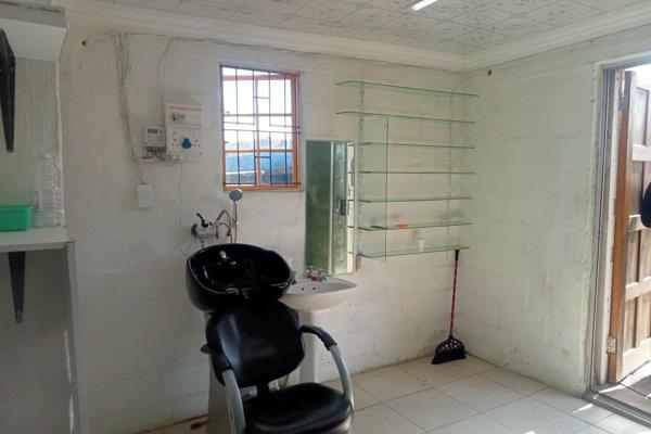 fully equipped hair salon,

2 options become tenant, 
- you can be one of 5 member to ...